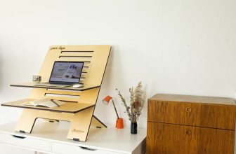 standing desk vs sitting desk comparison