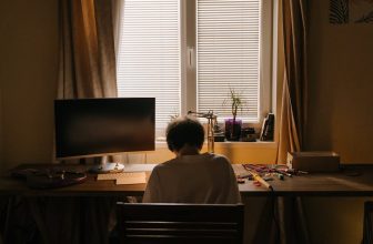 desk lighting problems