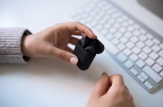 wireless earbuds professional