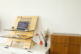 Standing Desks vs Regular Desks: Which Is Right for You?